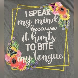 Lincoln Outfitters Tee Shirt